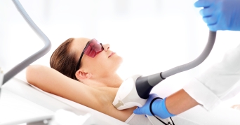 SHR Haarentfernung im Studio