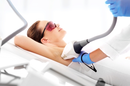 SHR Haarentfernung im Studio