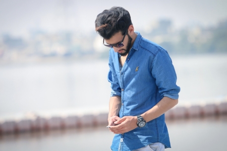 Mann mit vollem Haar